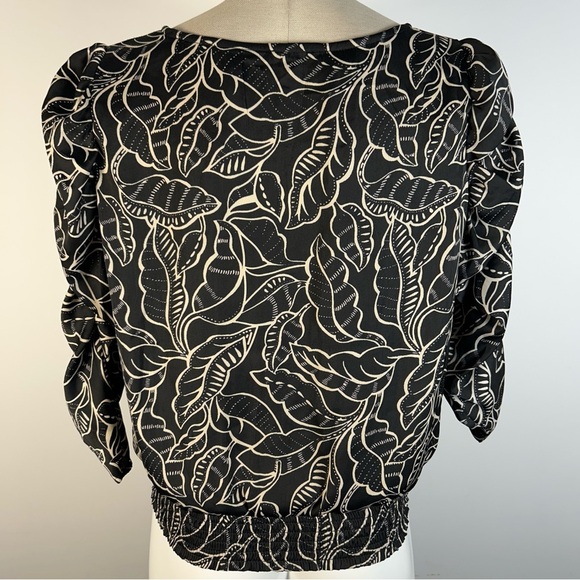 ❤️ Tamara H Chic Black and White Leaf Pattern Blouse M - Picture 3 of 10
